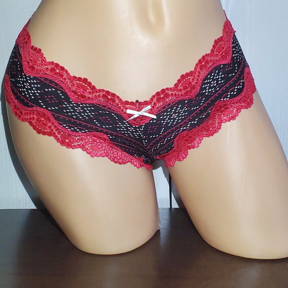 Victoria's Secret. Sexy Little Things Cheeky Panties. New with Tags Size Medium.